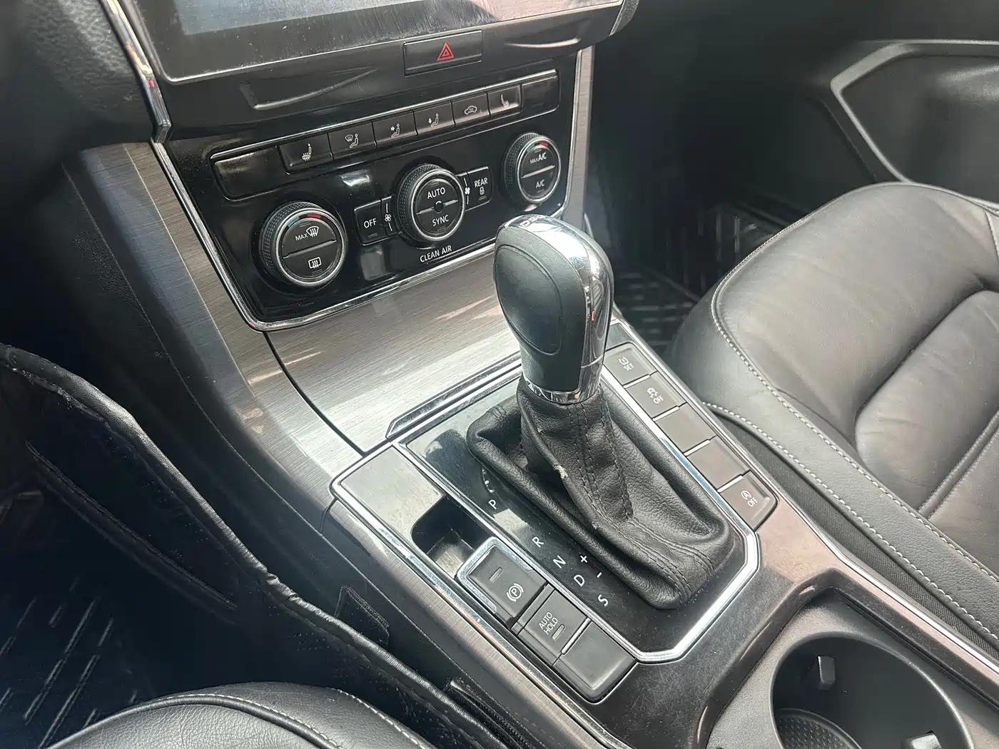 Volkswagen Passat 2016 280TSI DSG Honor Edition фото 14