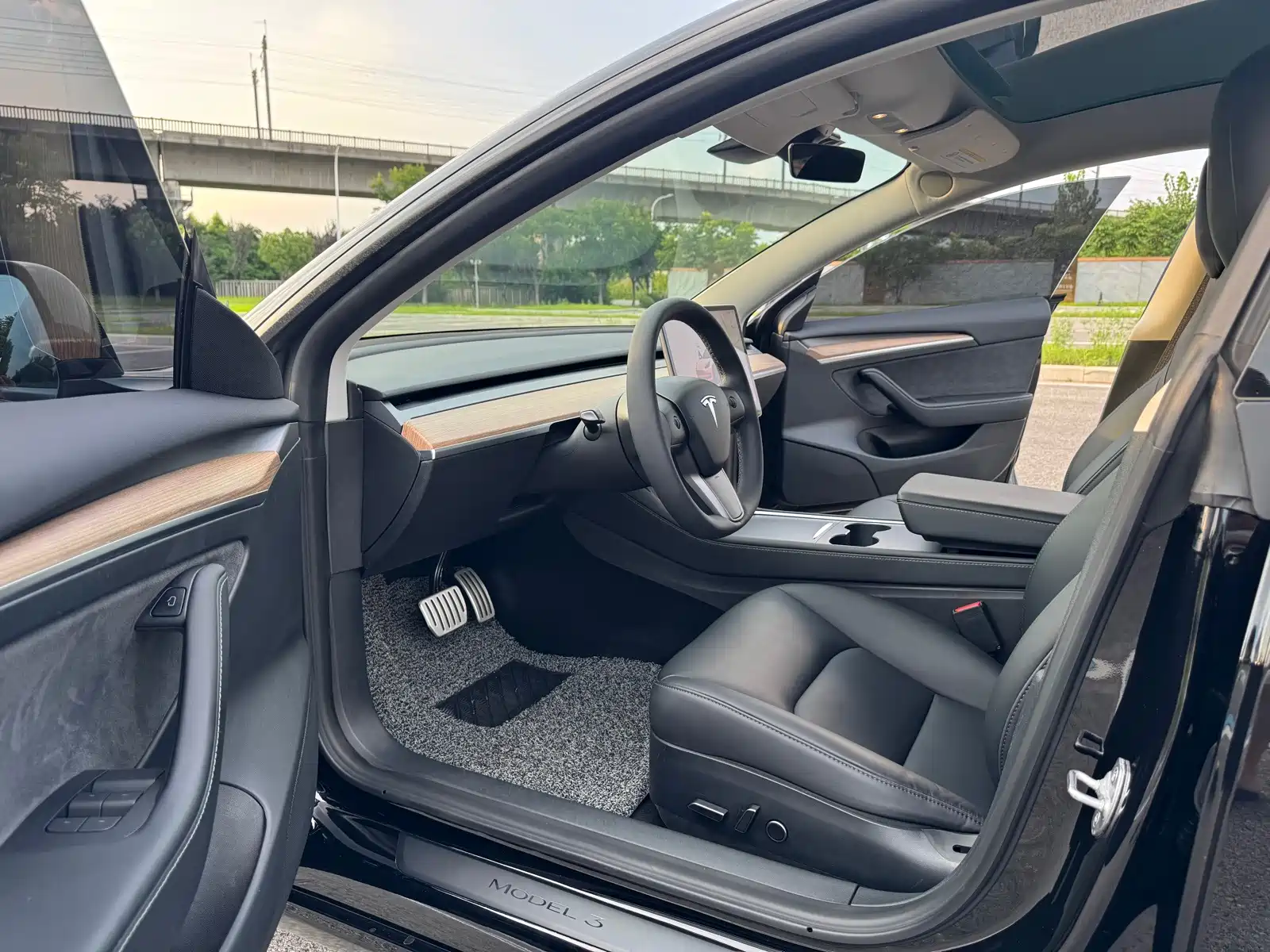 Фото 9 - Tesla Model 3
