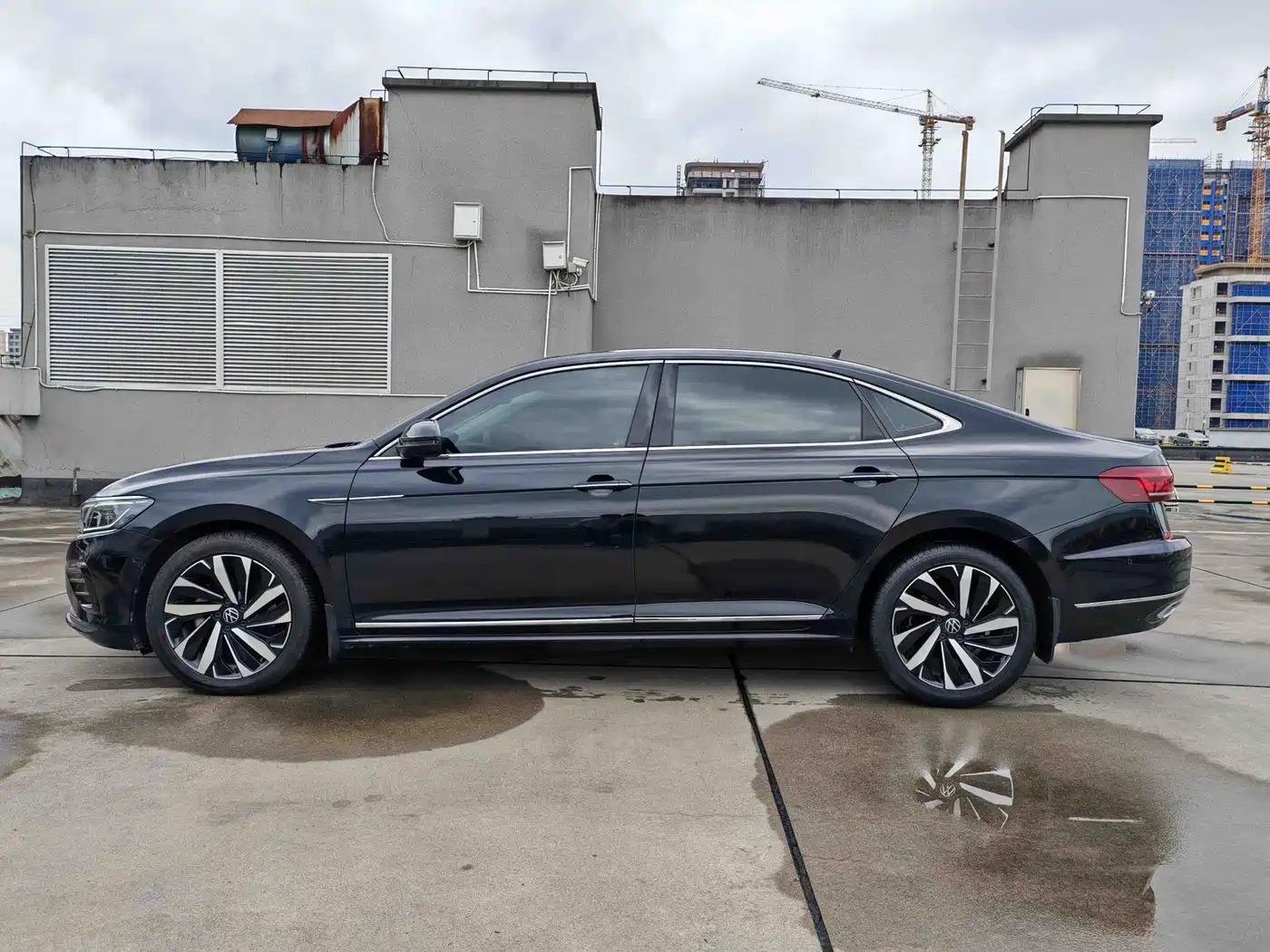 Volkswagen Passat 2023 Facelift 380TSI Luxury Edition фото 6