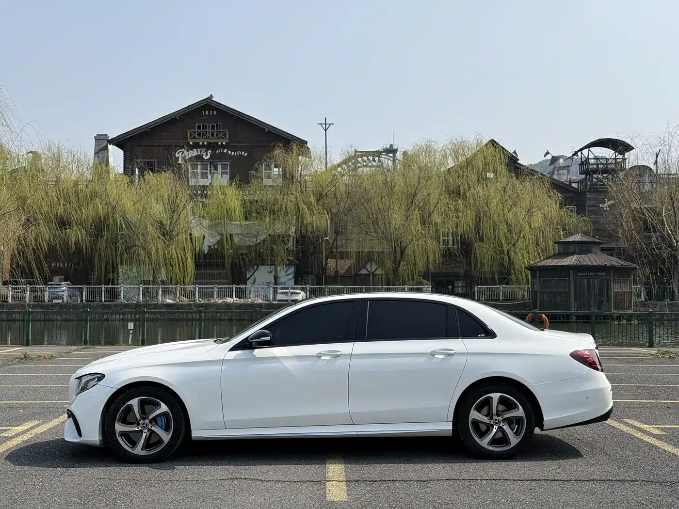 Mercedes-Benz E-Class 2018 E 300 L Sport Fashion фото 4