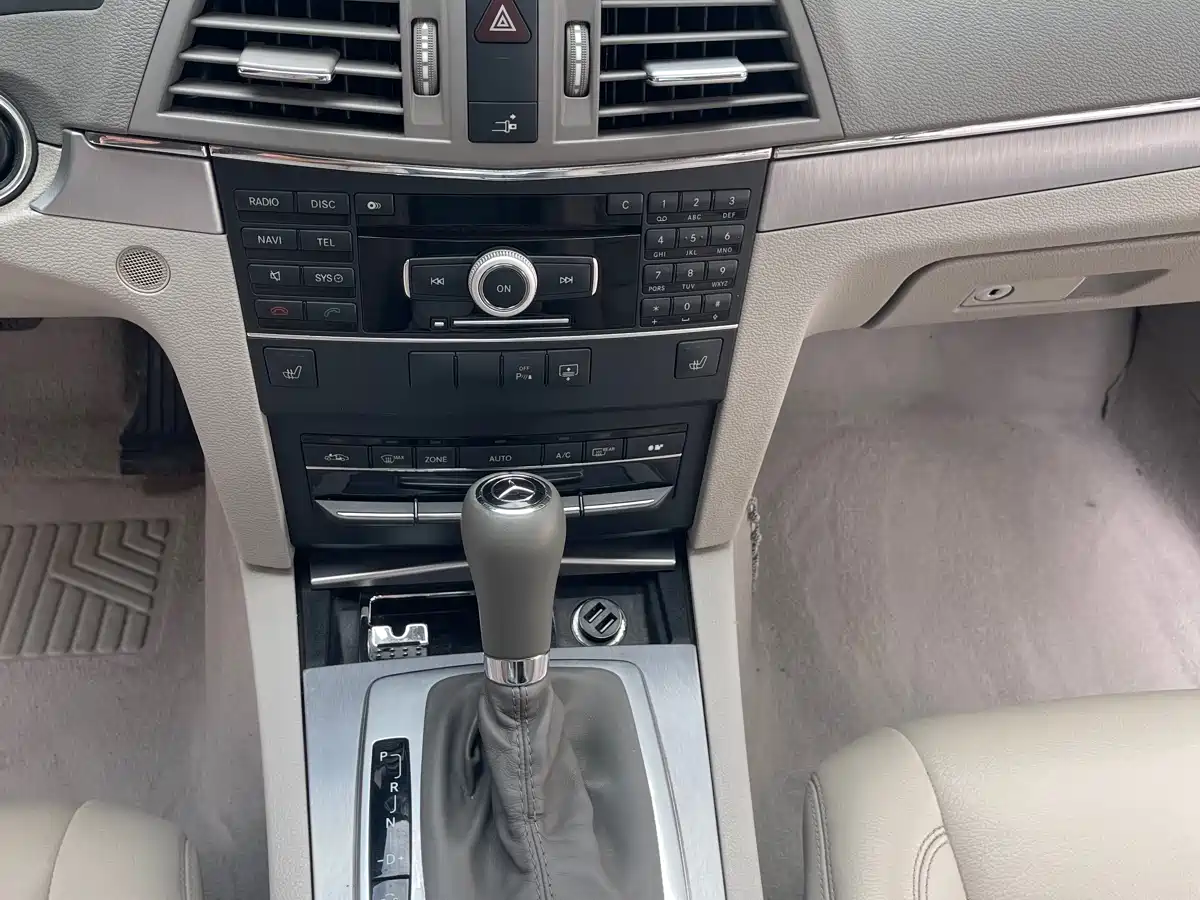 Mercedes-Benz E-Class (Import) 2011 E 260 CGI Coupe фото 17