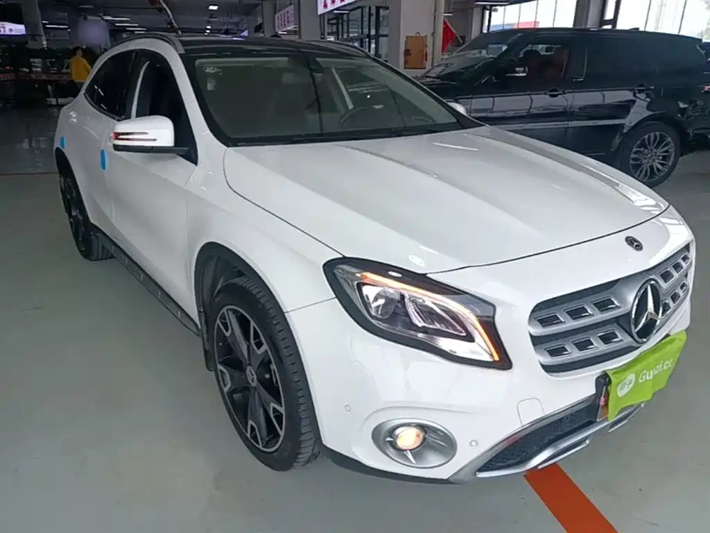 Mercedes-Benz GLA 2017 GLA 220 4MATIC Fashion фото 4