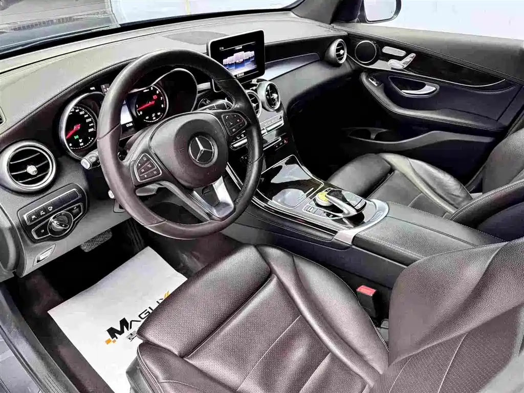 Mercedes-Benz GLC 2018 Facelift GLC 260 4MATIC Luxury фото 7