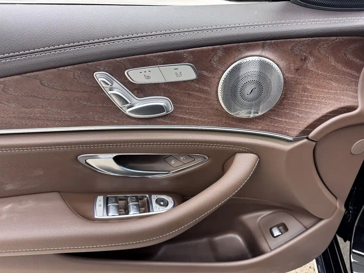 Mercedes-Benz E-Class 2022 E 300 L Luxury фото 19