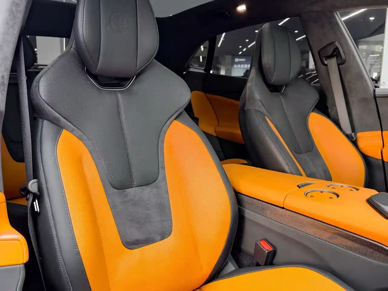 LOTUS SPORTS CAR EMEYA FLOWERS