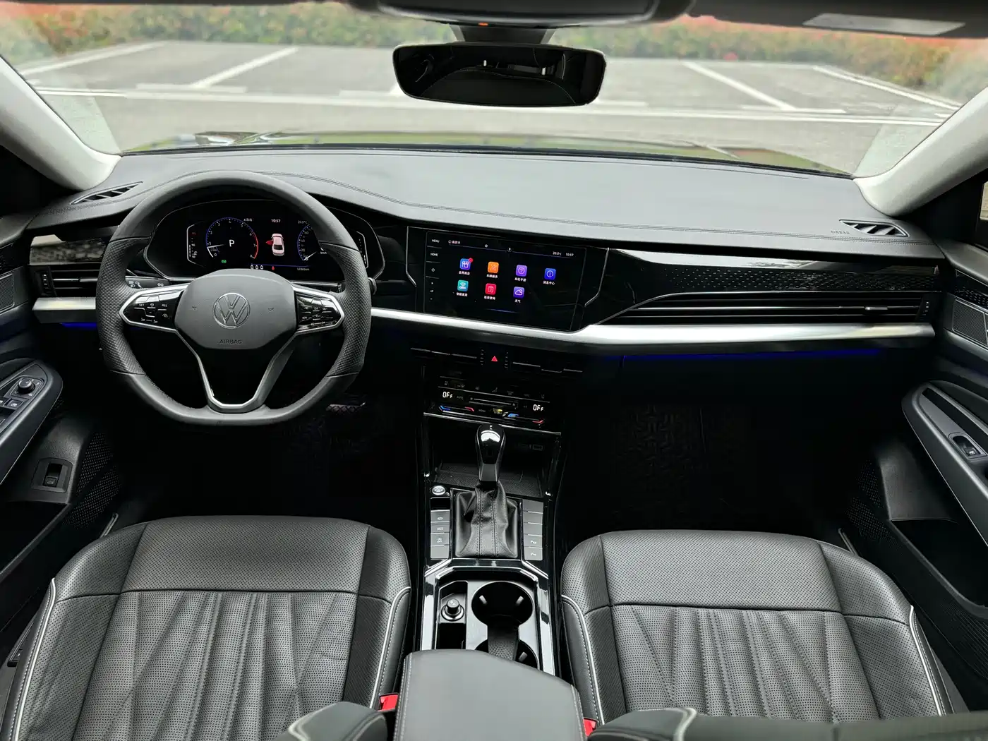 Volkswagen Passat 2022 330TSI Starlight Luxury Edition фото 14