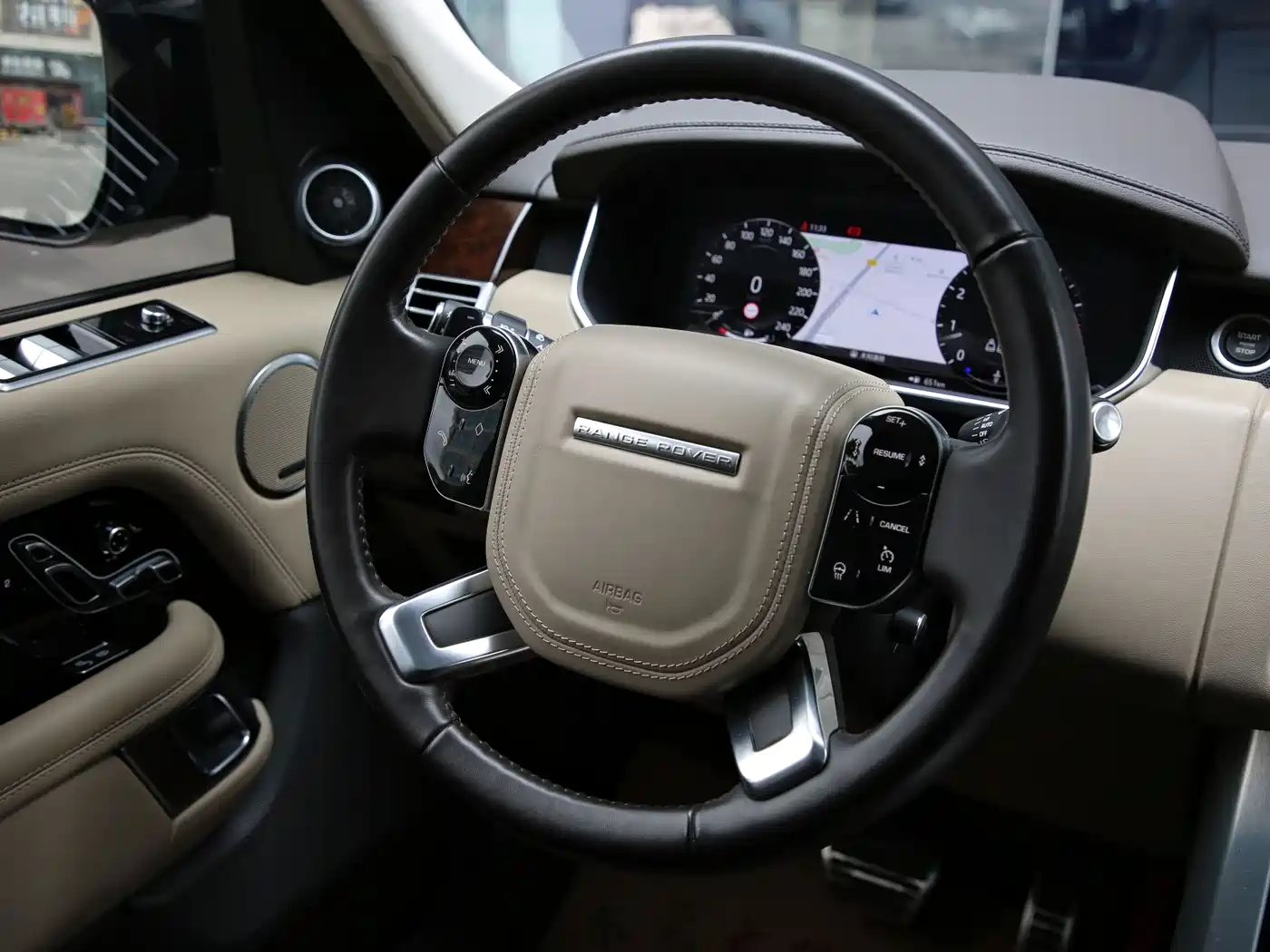 Land Rover Range Rover 2020 3.0 L6 Heritage Extended Edition фото 12
