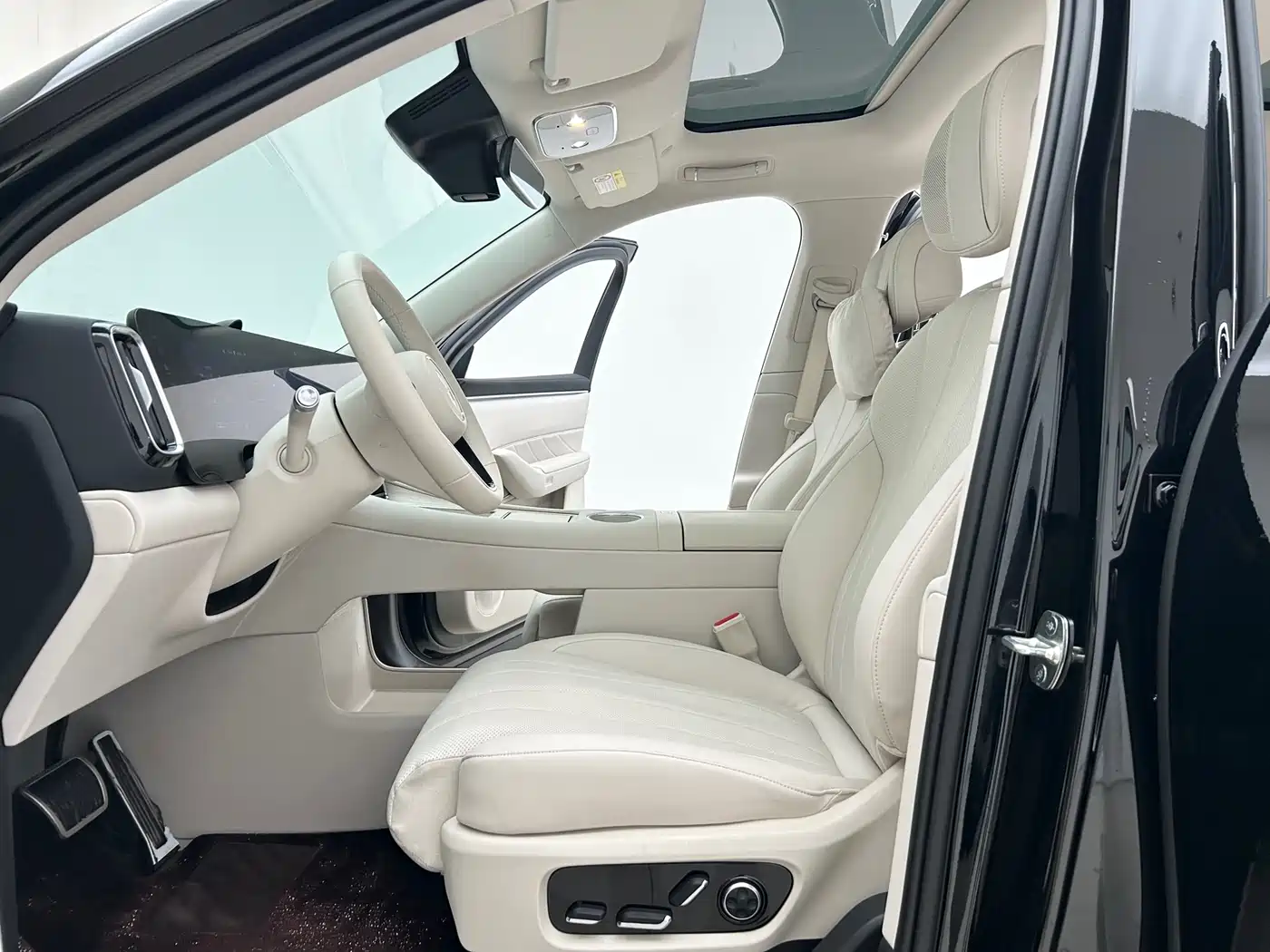 AITO Wenjie AITO M8 2025 Model Extended Range Max+ Edition 53.4kWh 6-Seater фото 7