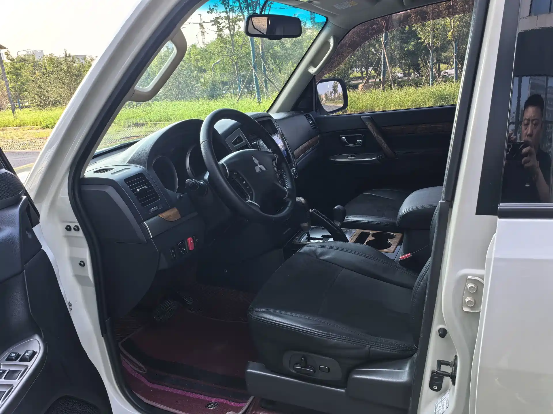 صورة 9 - Mitsubishi Pajero (Import)