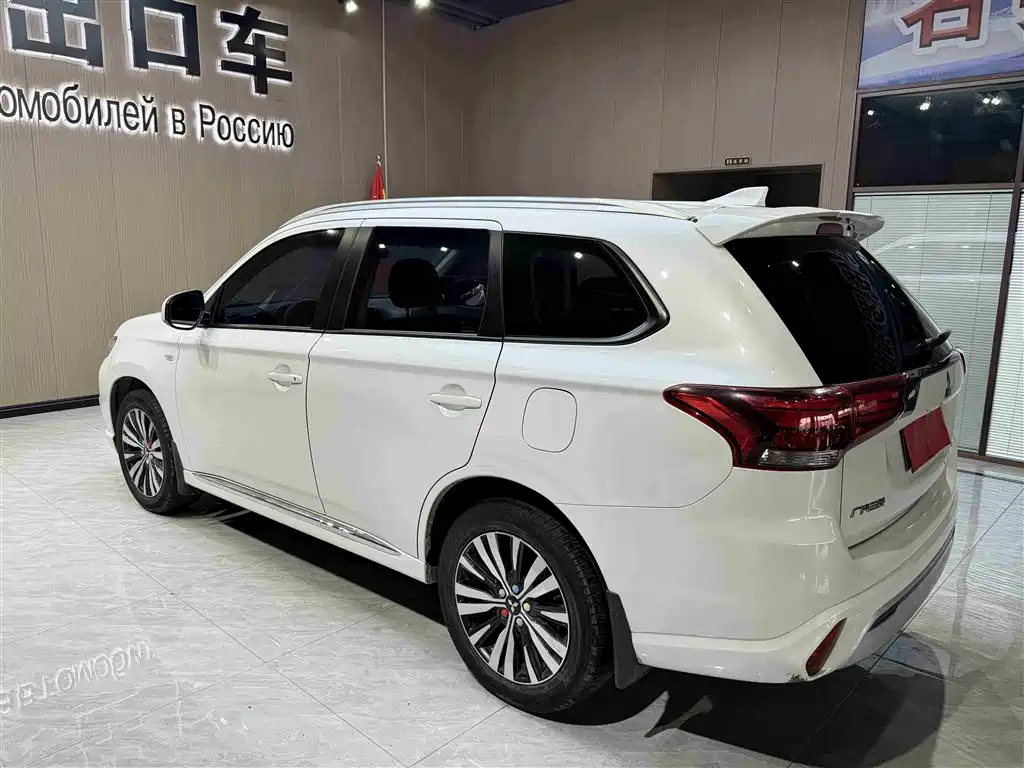 Mitsubishi Outlander 2021 2.0L 2WD Smooth Ride Version 5-Seater 6