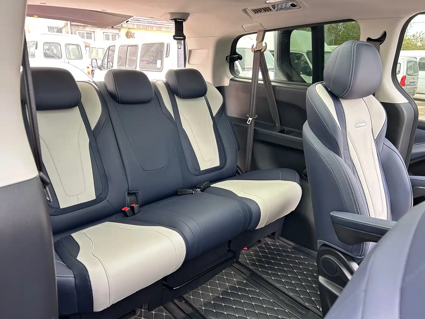 SAIC Maxus Maxus G20 2021 PLUS 2.0T Gasoline Automatic Luxury Executive Edition фото 22