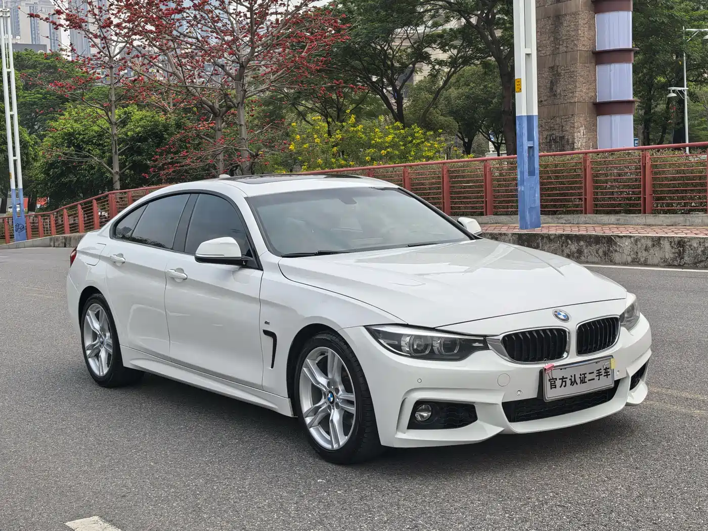 BMW 4 Series 2017 425i Gran Coupe Leading M Sport Package фото 3