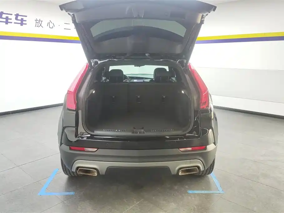 Cadillac XT4 2022 28T FWD Luxury фото 4