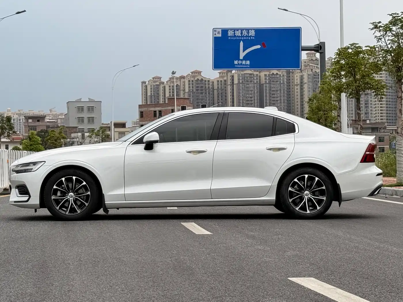 Volvo S60 2022 2022 B4 Smart Comfort Luxury Edition