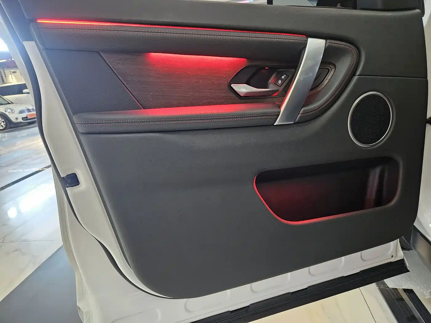 LAND ROVER DISCOVER SPORTS