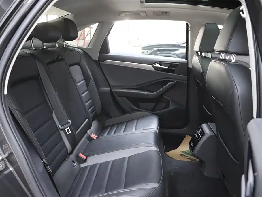 Volkswagen Sagitar 2021 280TSI DSG Surpassing Edition фото 18