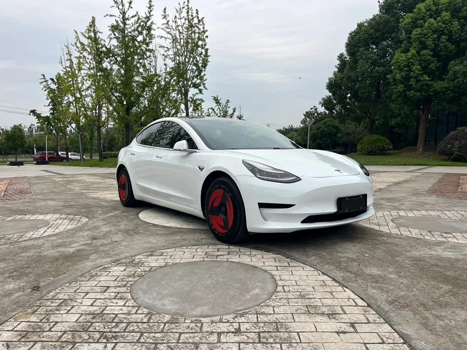 Фото 3 - Tesla Model 3