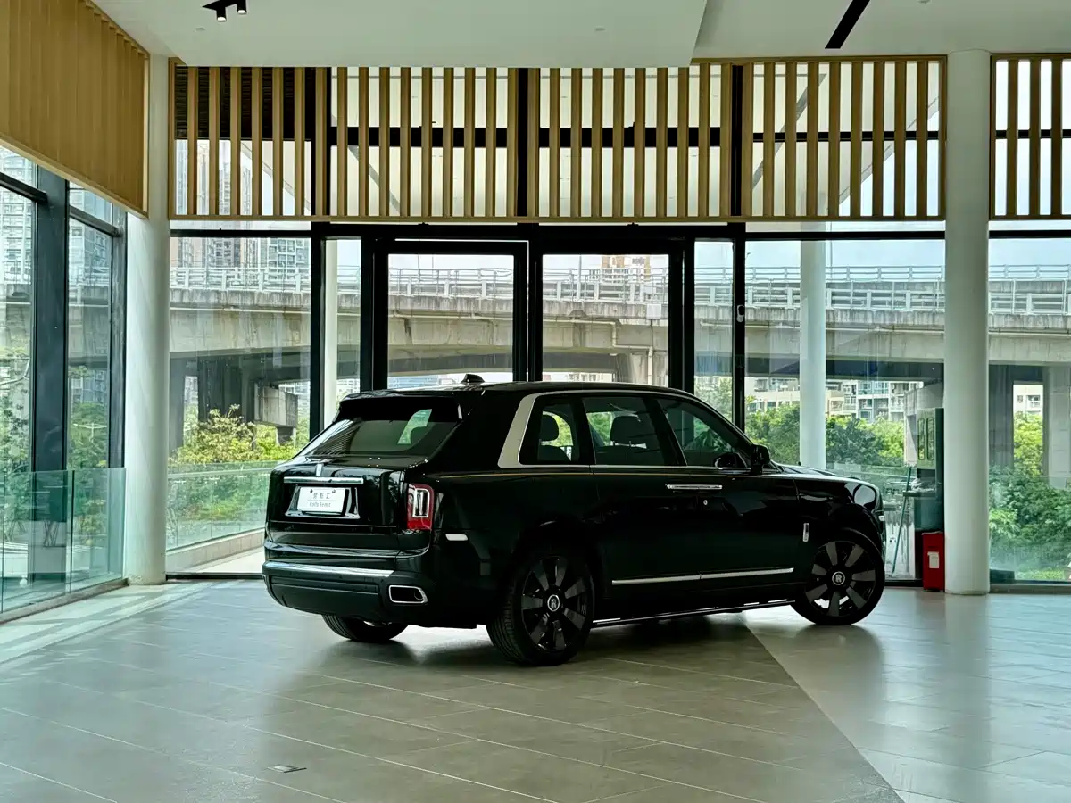 Rolls-Royce Cullinan 2023 2024 4-Seater