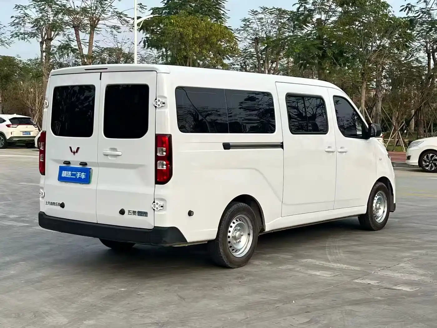 Wuling Motors Wuling Yangguang 2026 2025 400km Bus Comfort Edition