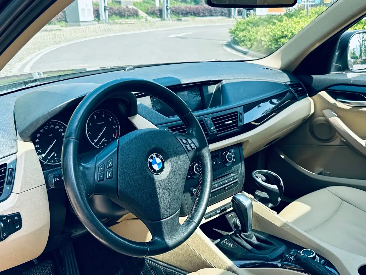 BMW X1 (Import) 2012 sDrive18i Luxury фото 9