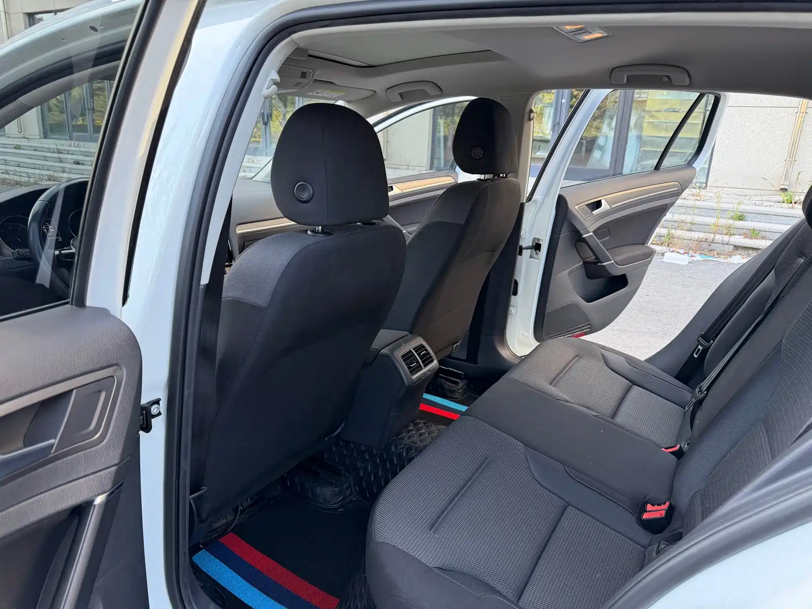 Фото 8 - Volkswagen Golf