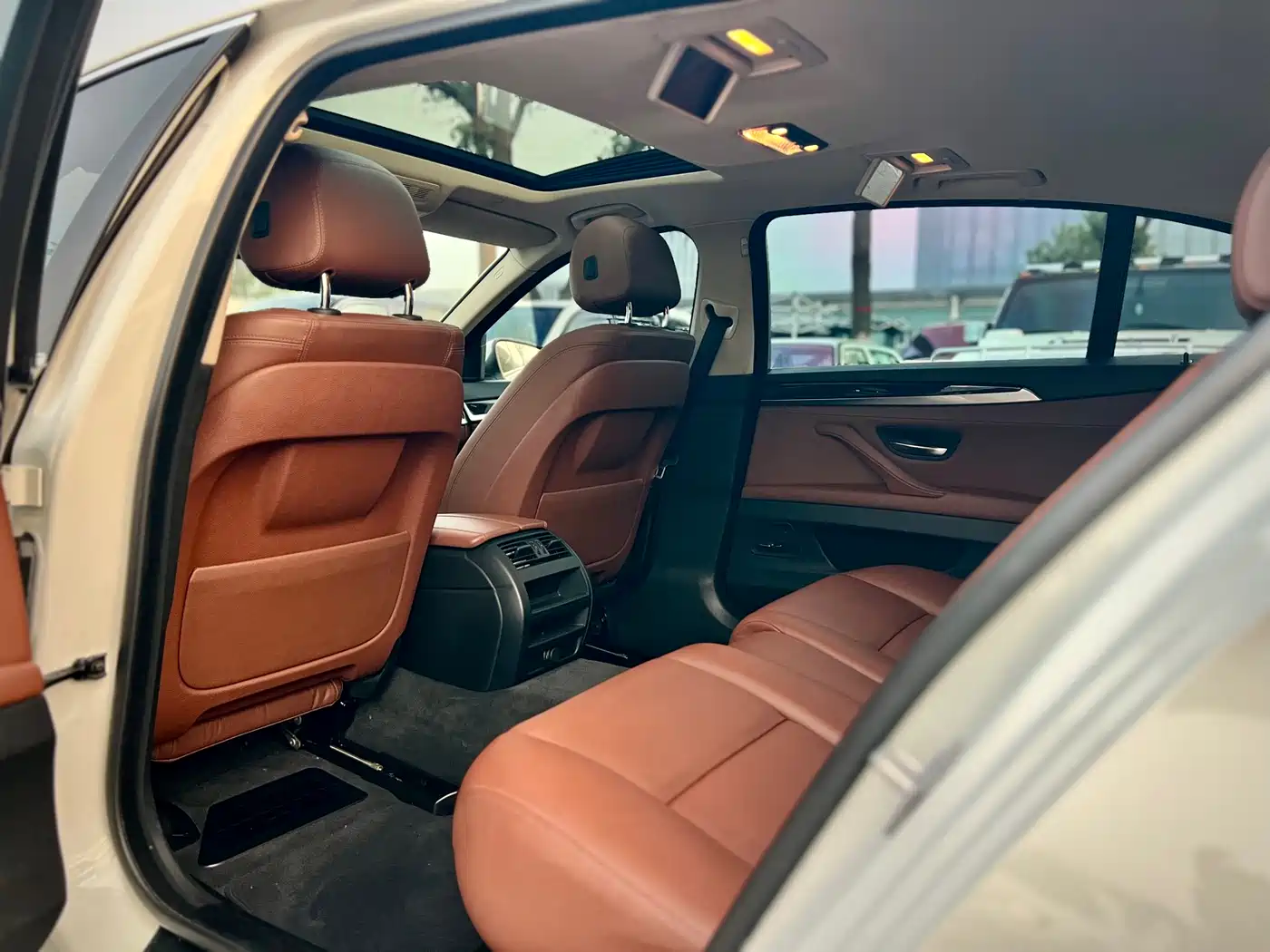 BMW 5 Series 2014 525Li Leading фото 28