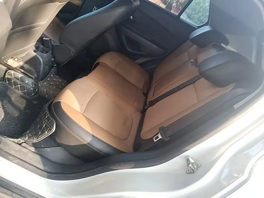 Photo 17 - Chevrolet Trax