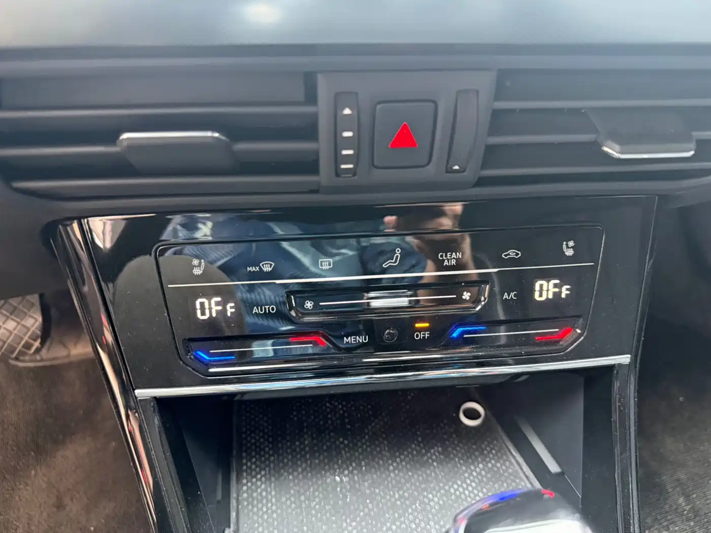 Volkswagen Passat 2024 380TSI Elite Edition фото 6