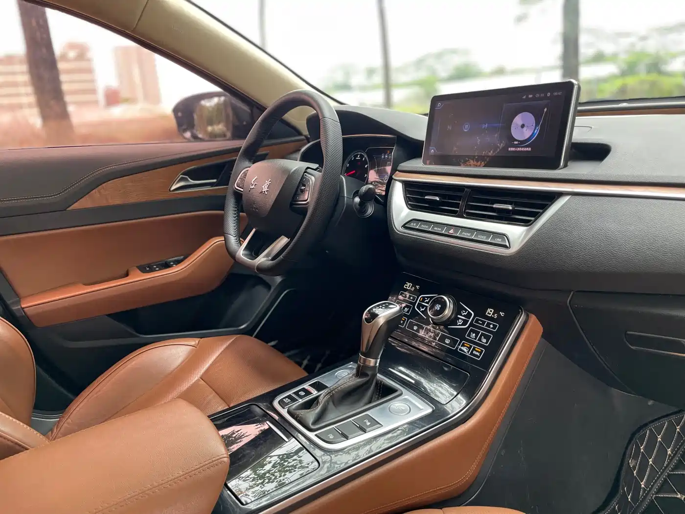 Hongqi H5 2018 Model 30TD Smart Connect Royal 60th Anniversary Edition фото 8