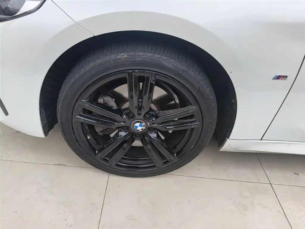 BMW 1 Series 2021 125i M Sport Black Night Edition фото 23