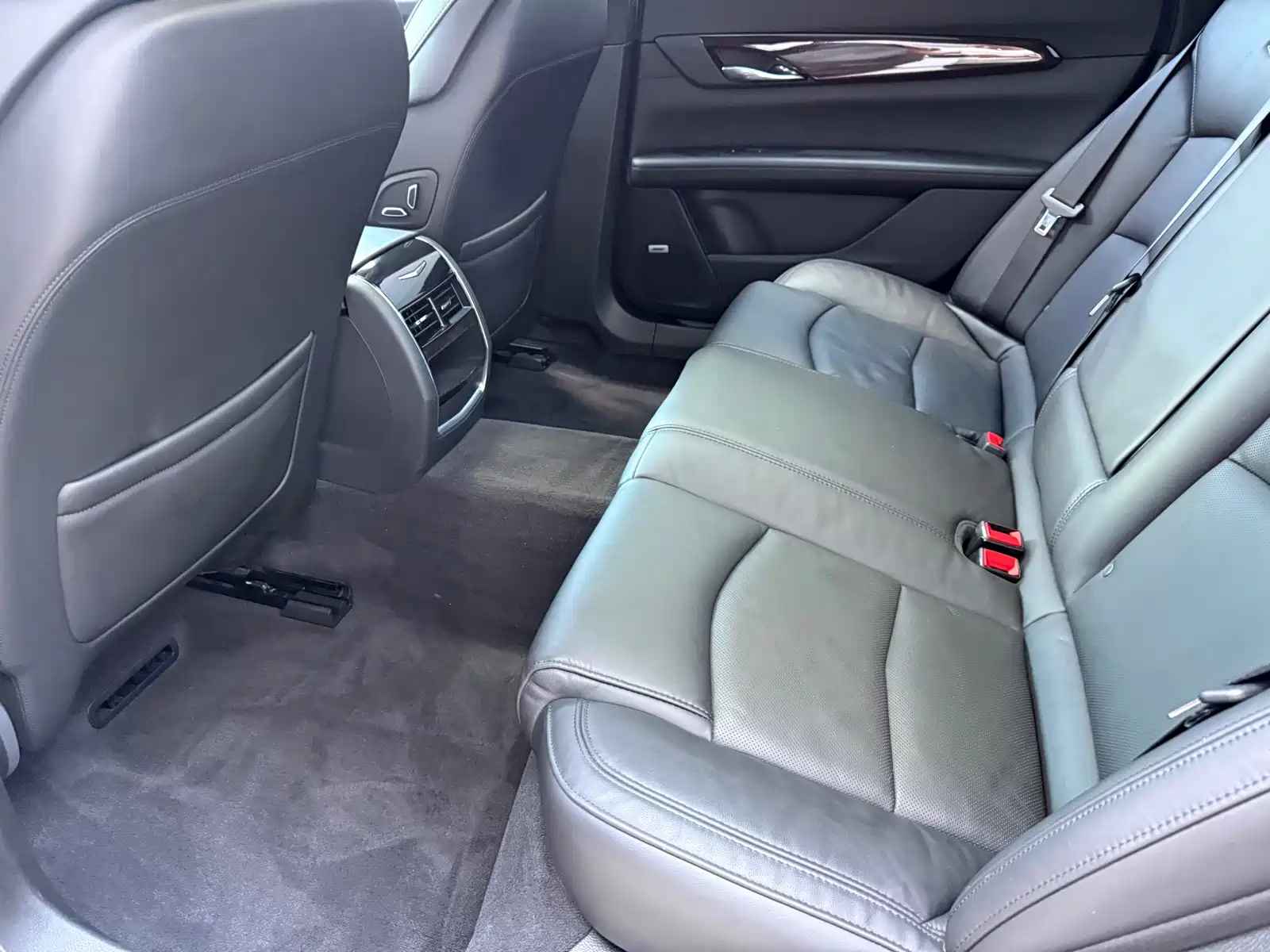 Фото 33 - Cadillac CT6
