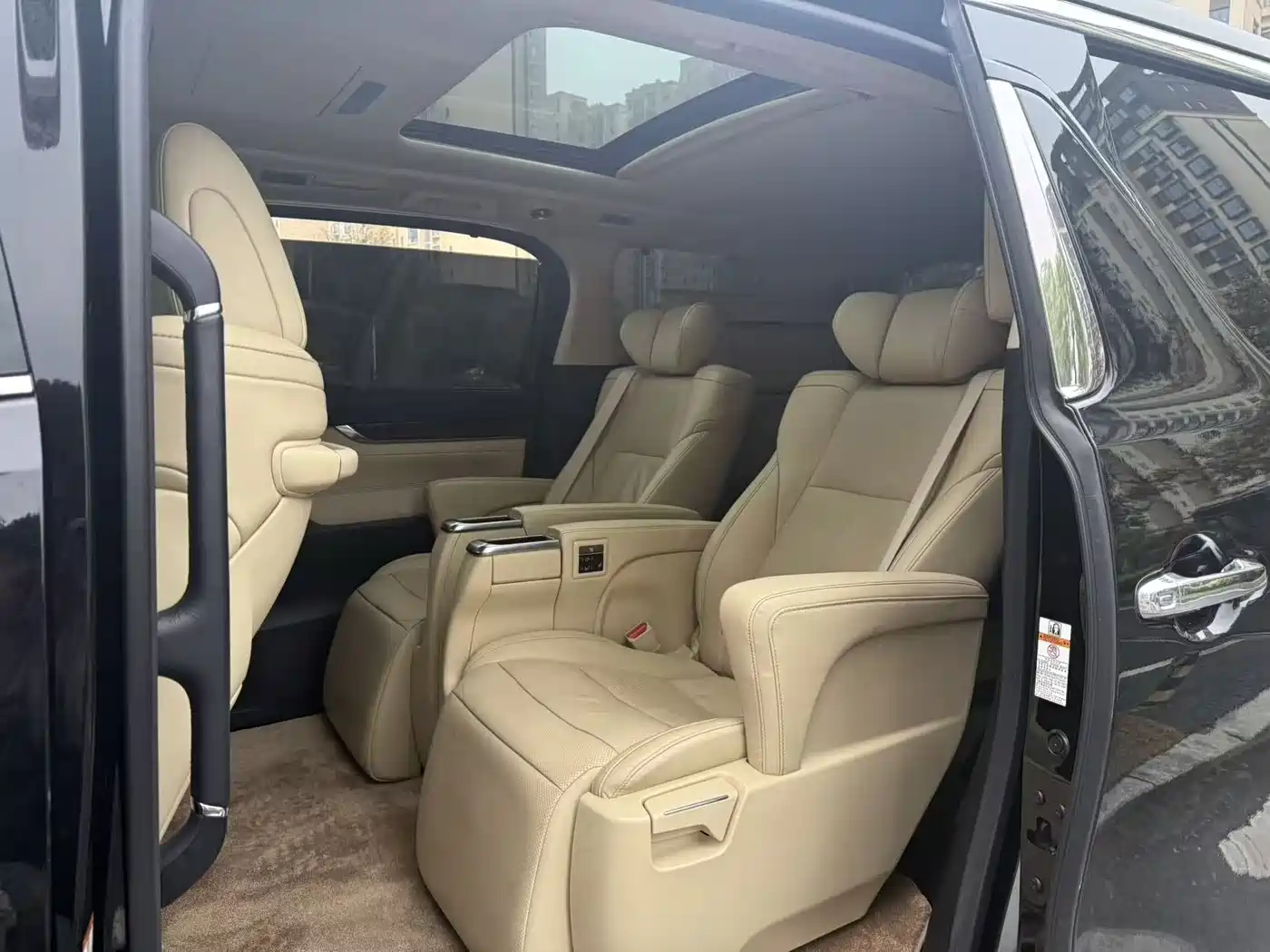 Toyota Alphard 2018 Facelift 3.5L Luxury Edition фото 7