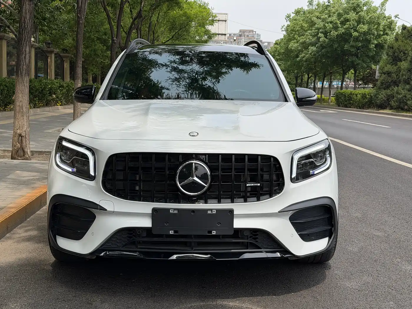Mercedes-Benz GLB AMG 2023 Model AMG GLB 35 4MATIC фото 2