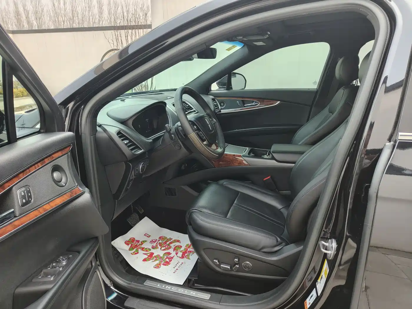 LINCOLN NAVIGATOR (IMPORT)