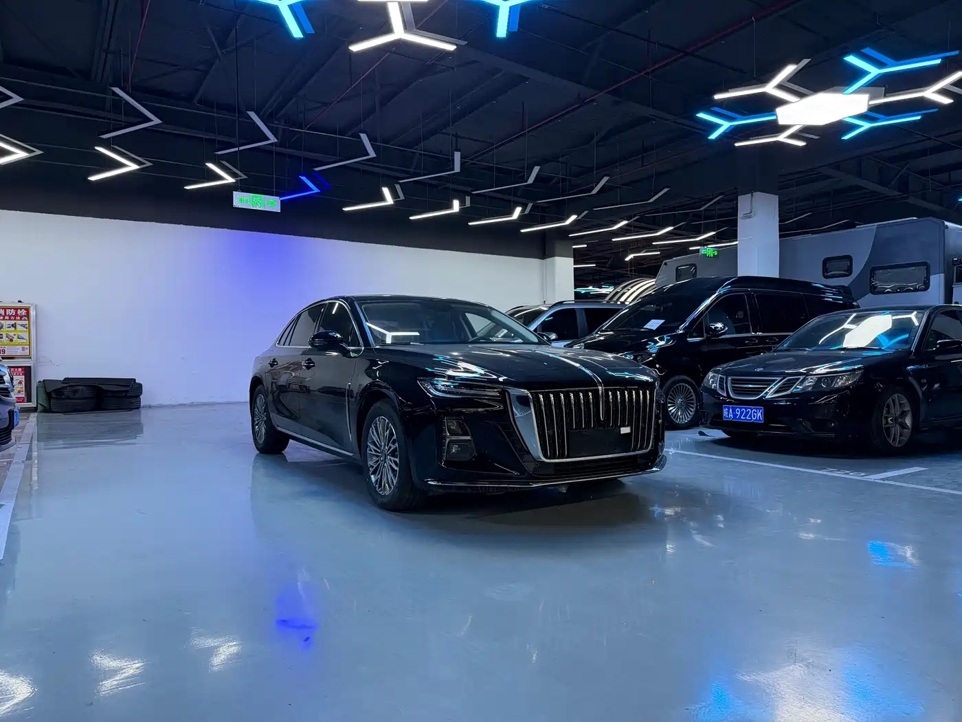 Hongqi H5 2025 1.5T DCT Flag Rhythm 500,000 Units Memorial Edition фото 3