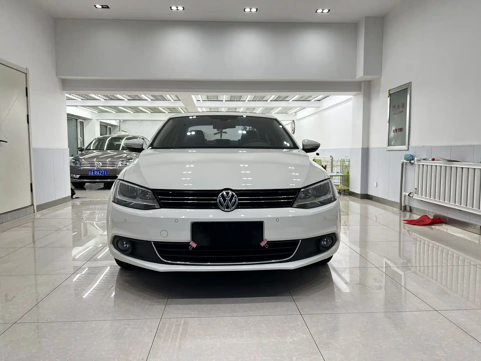 صورة 2 - Volkswagen Sagitar