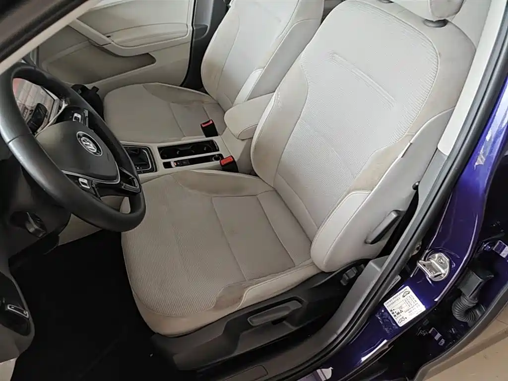 Volkswagen Golf 2018 1.6L Automatic Comfort фото 15