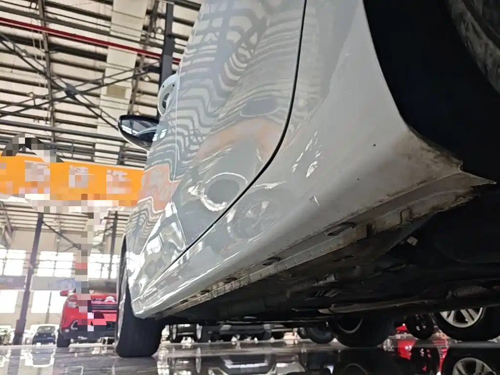 Фото 22 - Roewe i5