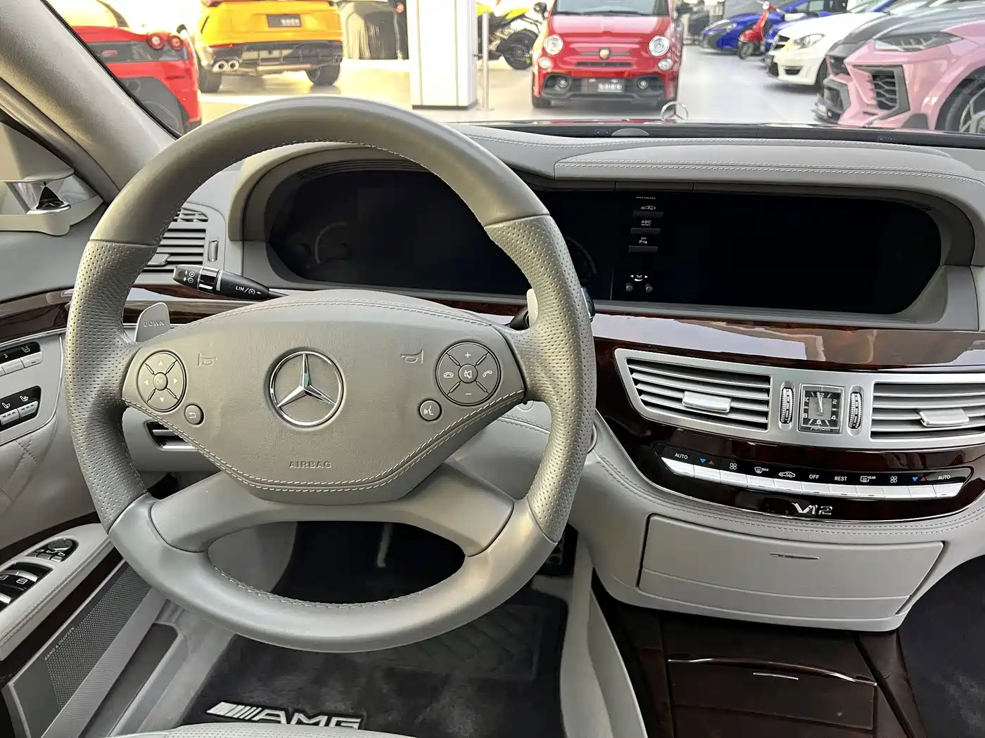 Mercedes-Benz S-Class AMG 2010 AMG S 65 фото 28