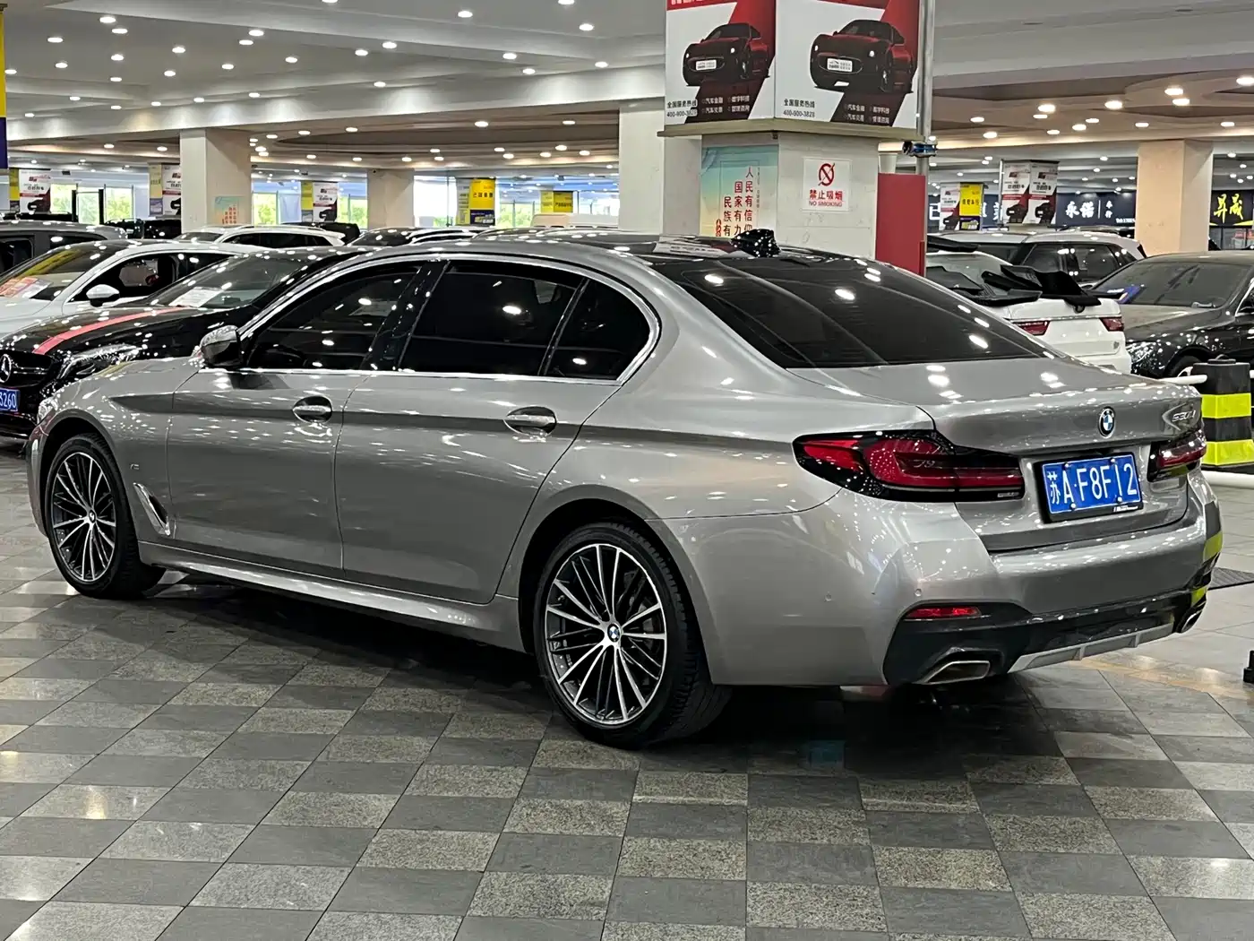 BMW 5 Series 2023 530Li Leading M Sport Package фото 3