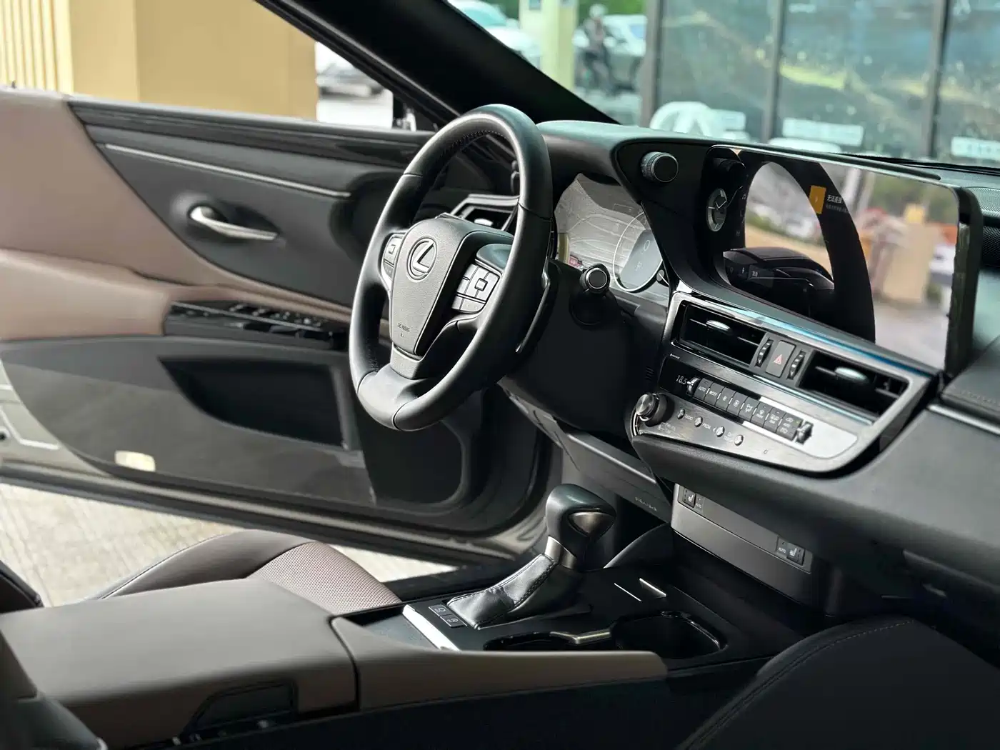 Lexus ES 2022 200 Excellence Edition фото 8