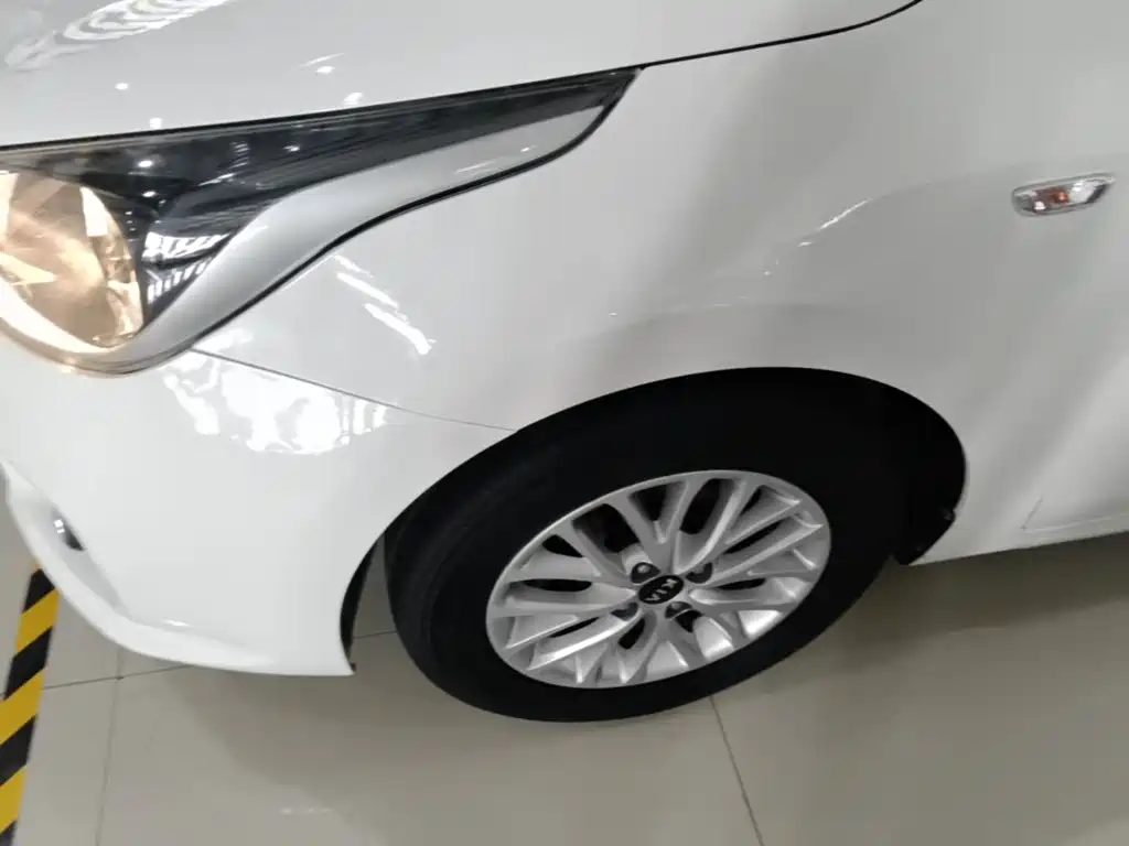 Kia K2 2017 2017 Sedan 1.4L AT GLS