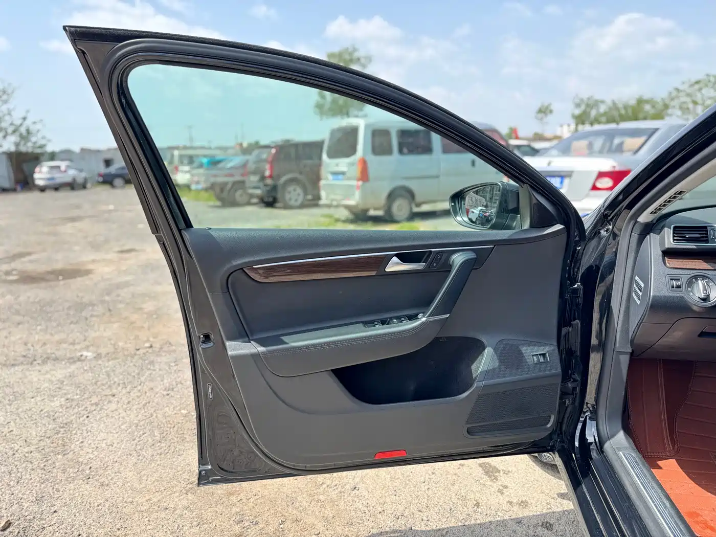 Volkswagen Magotan 2015 Facelift 1.8TSI Premium фото 30