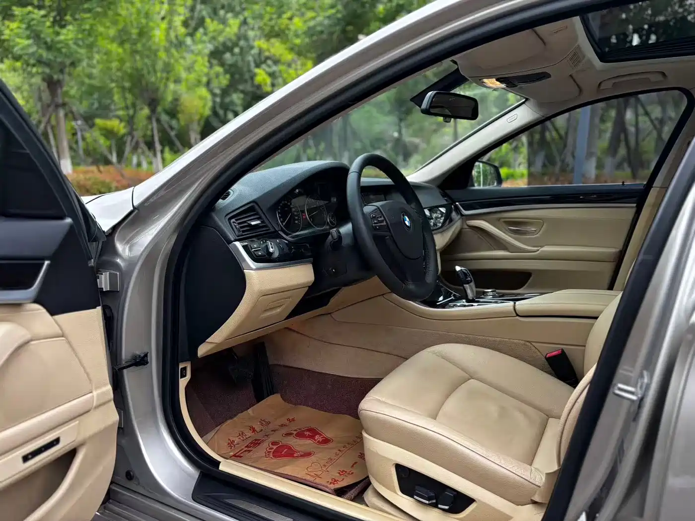 BMW 5 Series 2013 525Li Leadership фото 4
