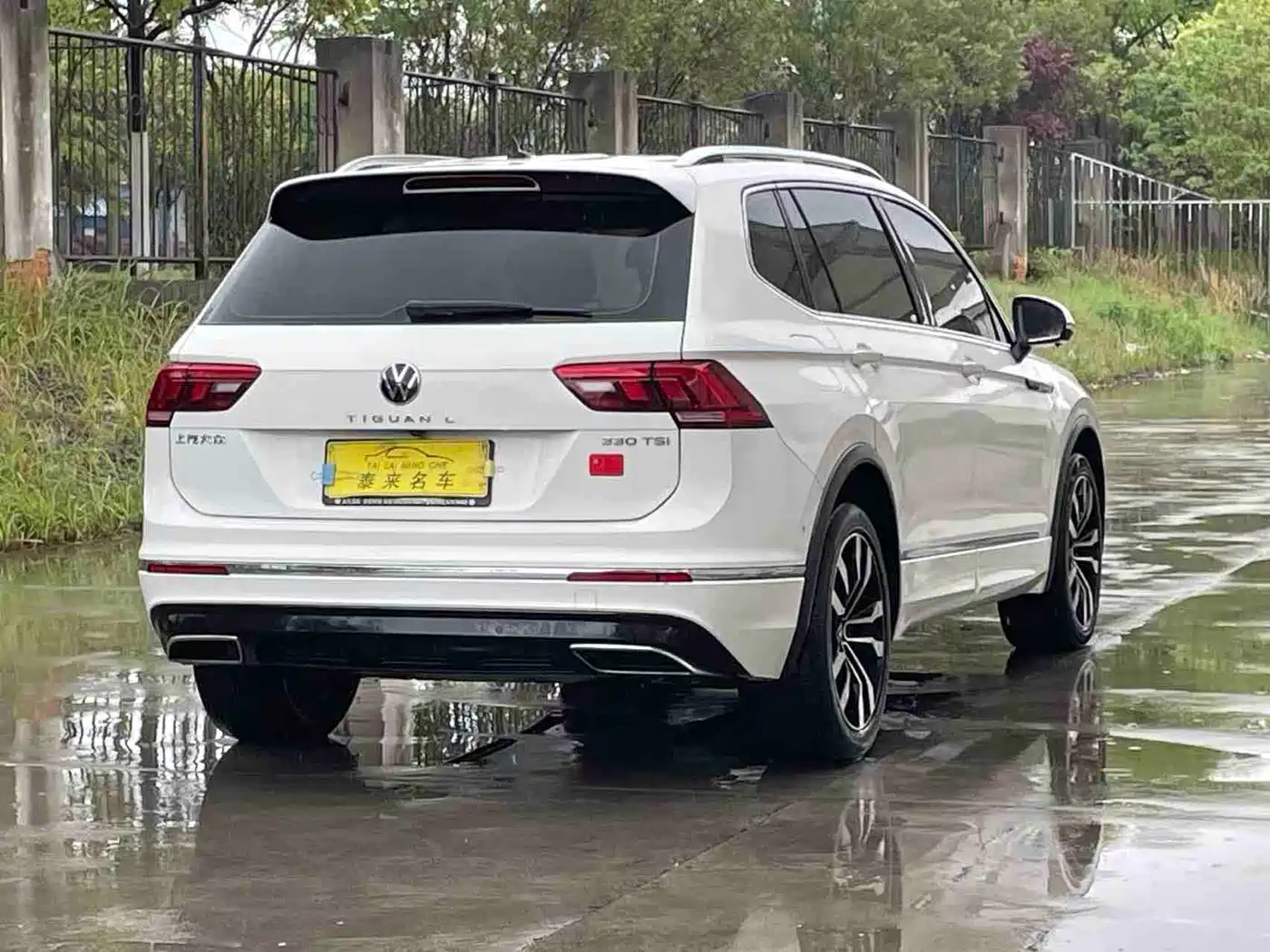 Volkswagen Tiguan L 2021 330TSI Automatic 2WD R-Line Premium фото 9