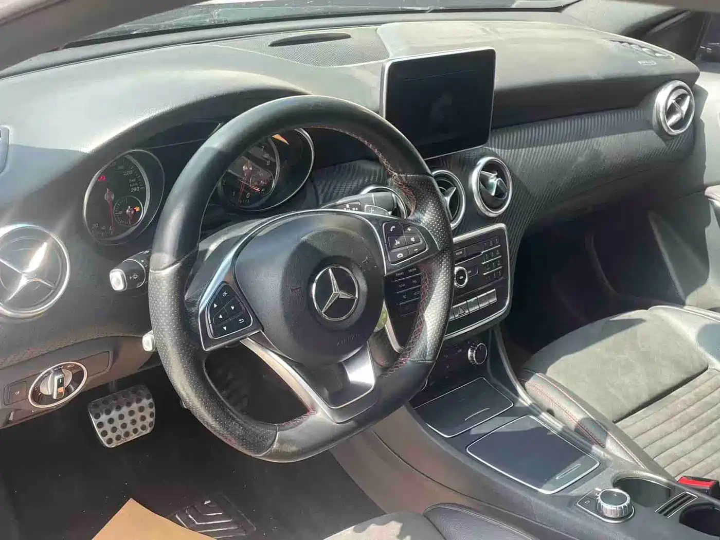 Mercedes-Benz A-Class (Import) 2016 A 200 Sport фото 4