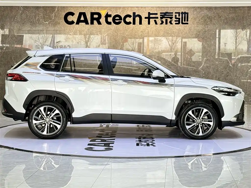 Toyota Frontlander 2022 2.0L CVT Luxury PLUS Edition фото 4