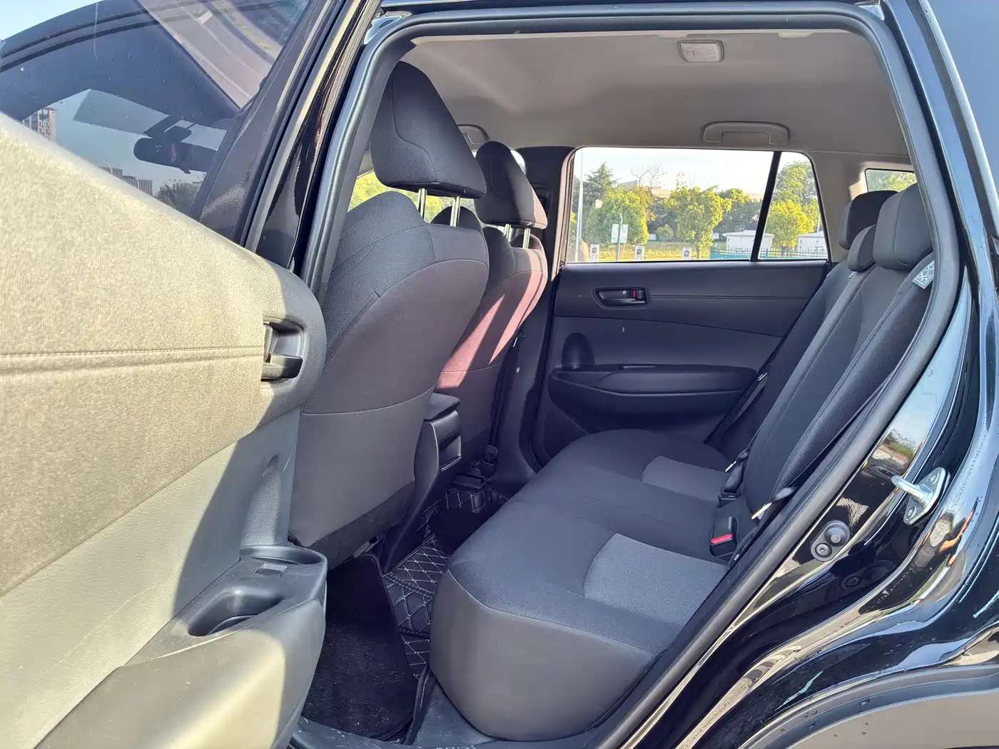 Toyota Frontlander 2023 2.0L CVT Elite Edition фото 9