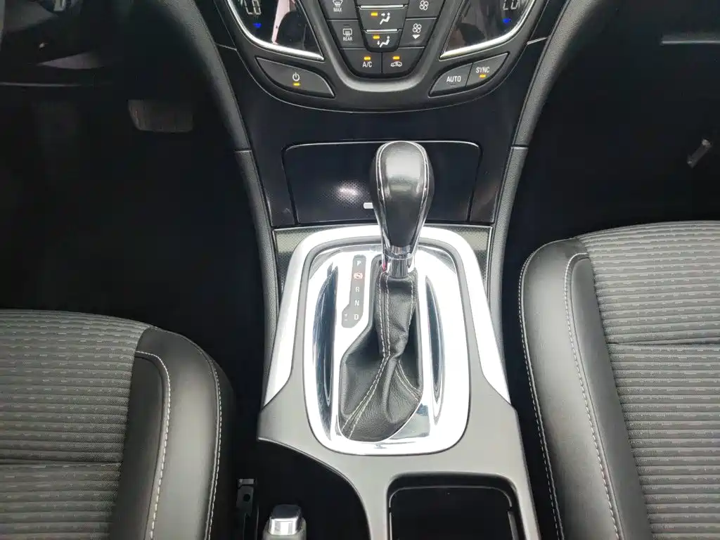صورة 13 - Buick Regal