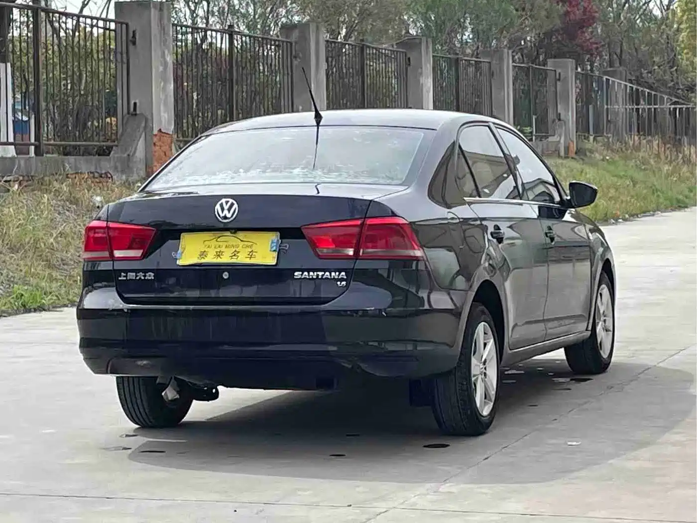 Volkswagen Santana 2013 1.6L Manual Comfort Edition фото 9